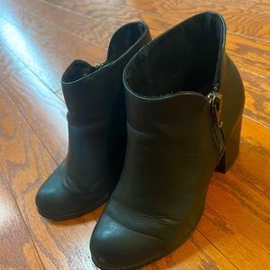 Women black booties 8